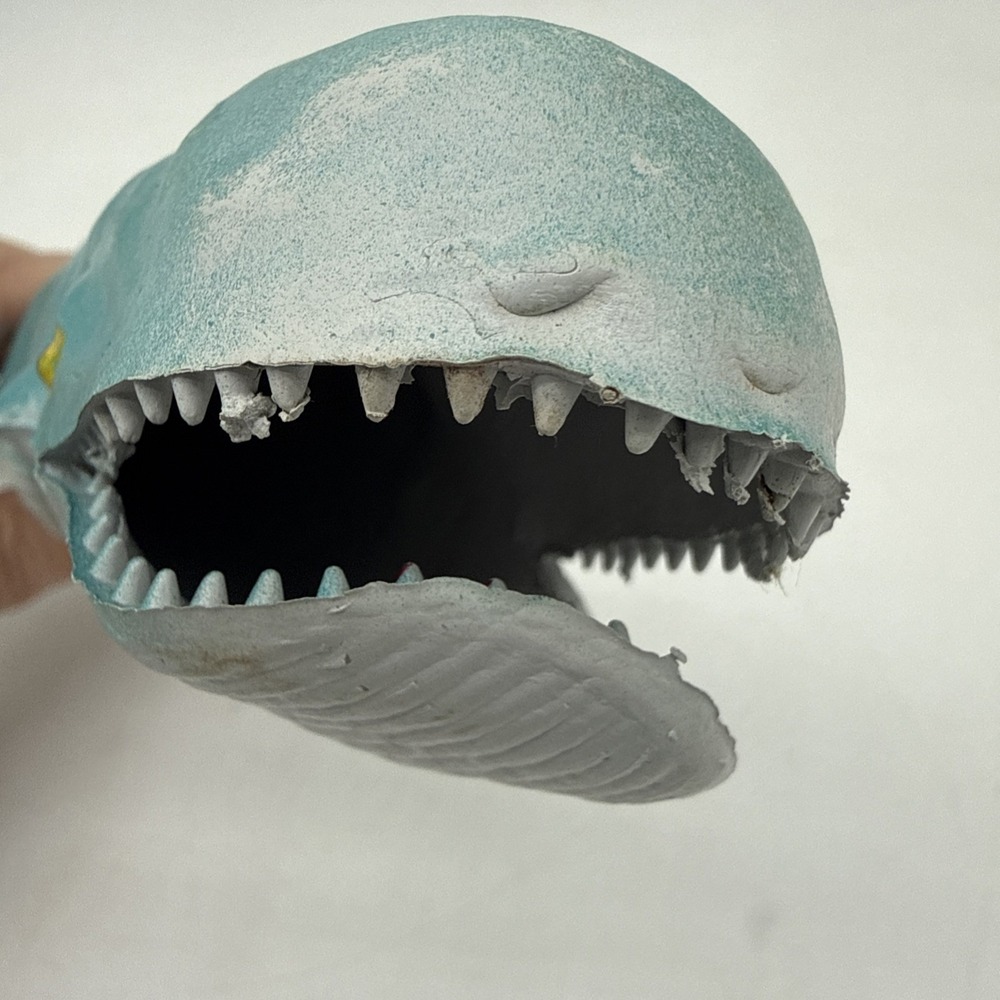 Vintage AAA Toys 11" Rubber Blue Whale Painted Tongue - Picture 6 of 10